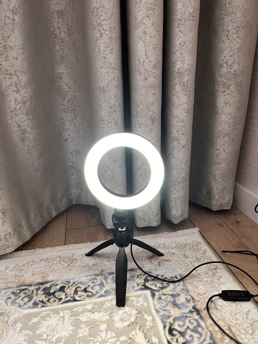 кольцевую лампа в отличном состоянии