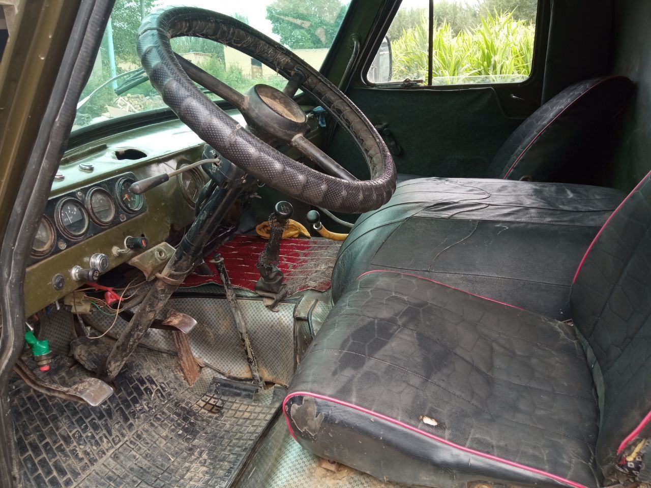 UAZ yuk mashinasi sotiladi