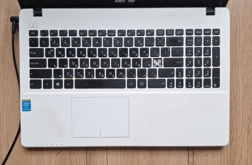 15.6' Asus X555MD Четириядрен Intel Pentium N3540/NVIDIA 820M 1GB/4GB