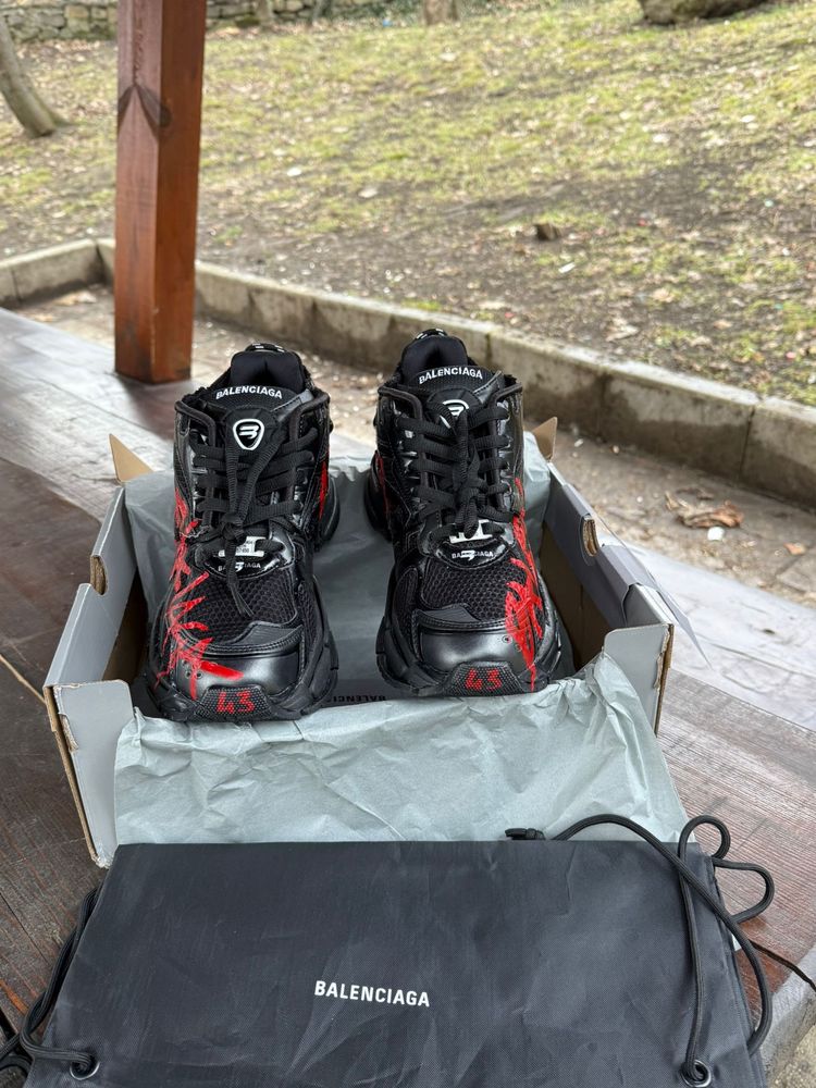 Balenciaga Runner Graffiti Black/Red-Номера 44