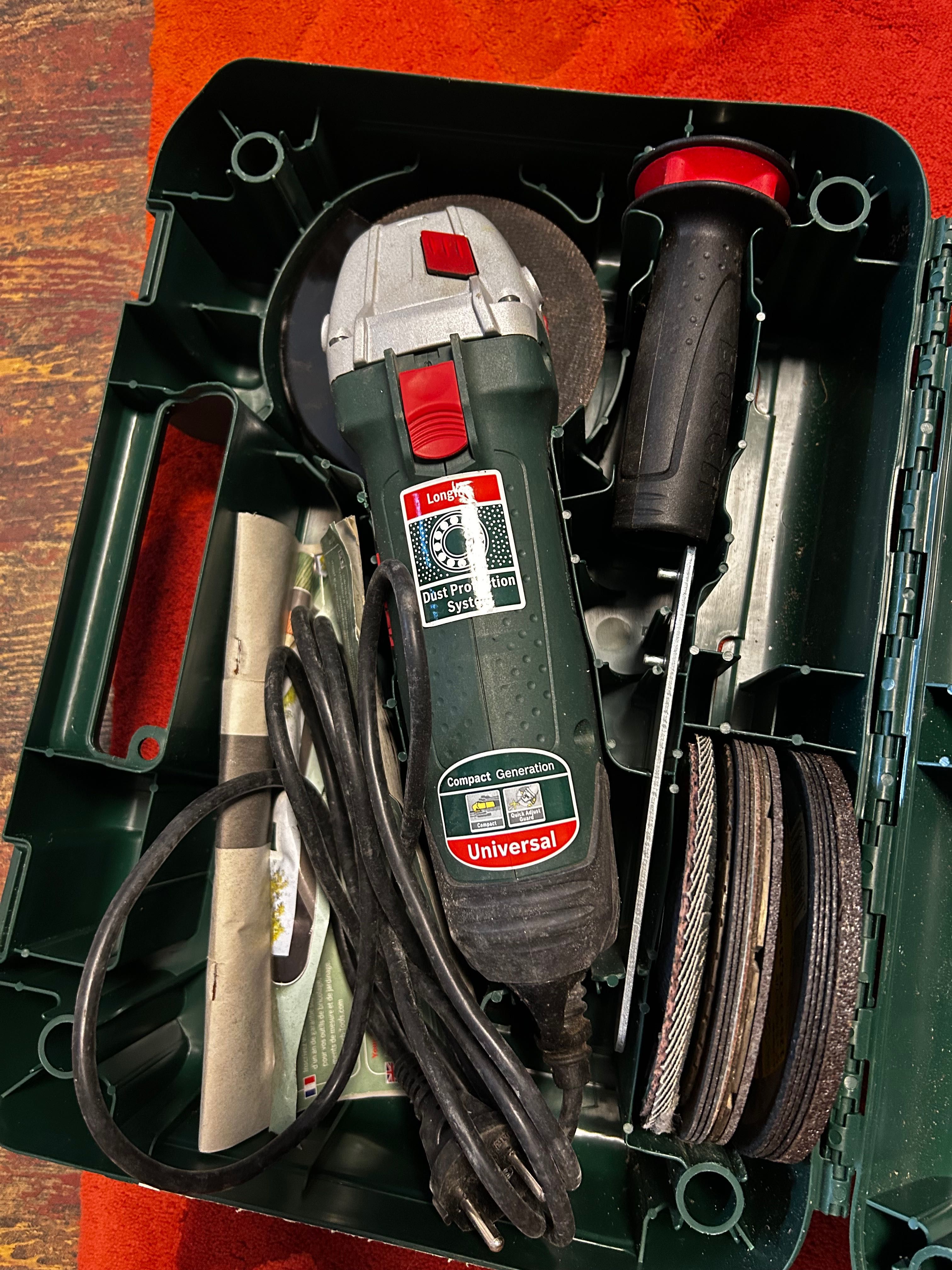 Ъглошлайф BOSCH Universal
Grind 750-115