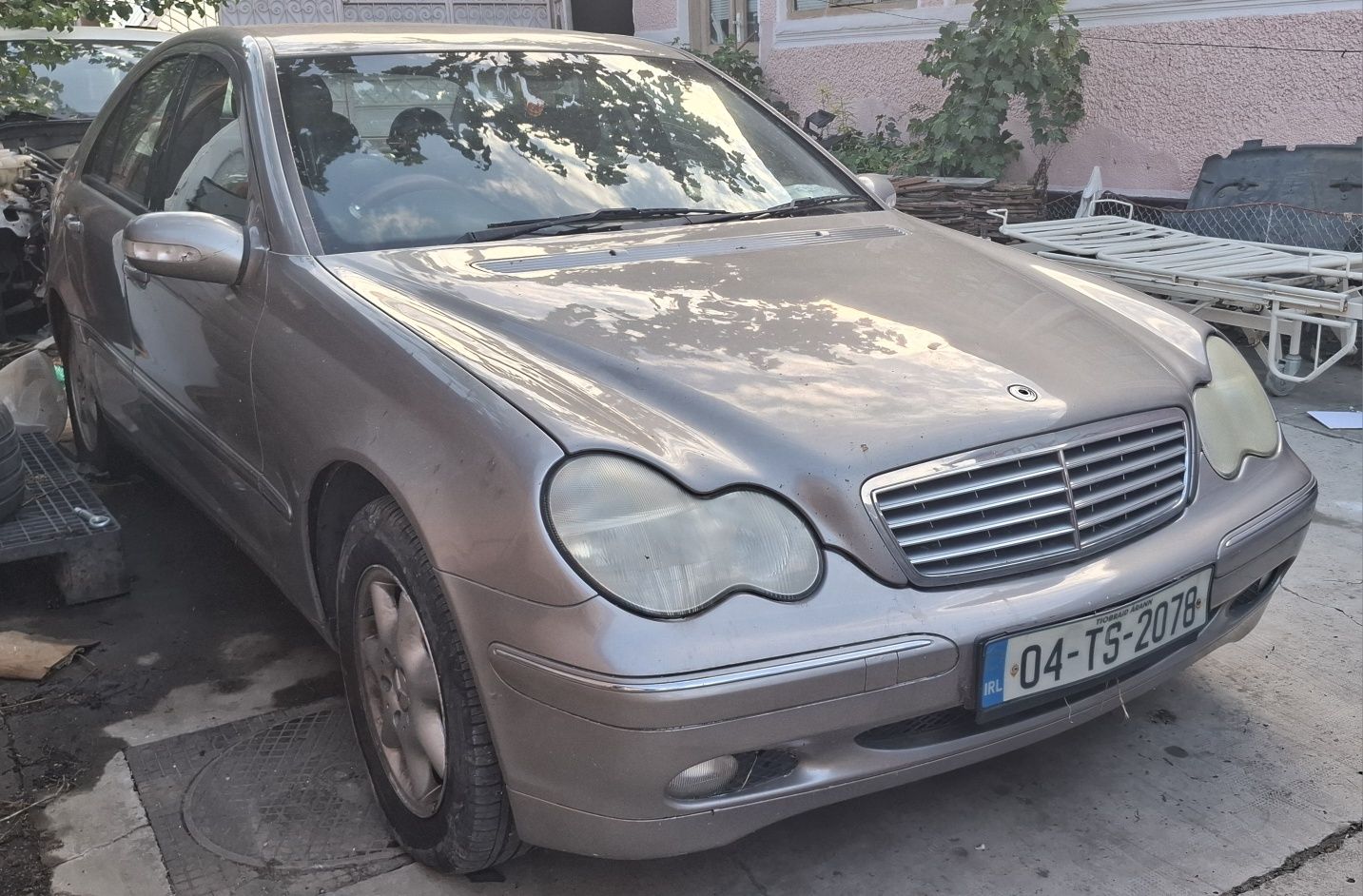 Dezmembrez mercedes c class  2.2 diesel  w203 2005