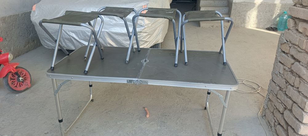 Стол и стулья балик овлашга чикиш учун