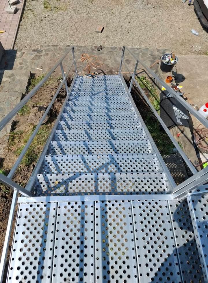 Scara metalica zincata 4mm grosime noi