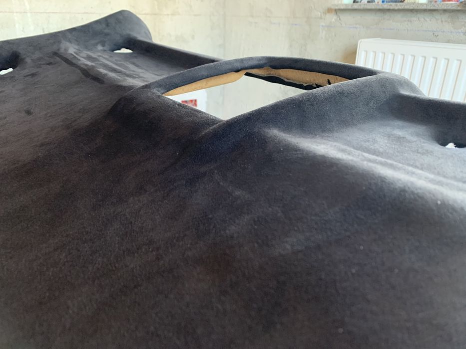 Retapitare Reconditionare plafon stalpi si fete usi alcantara textil