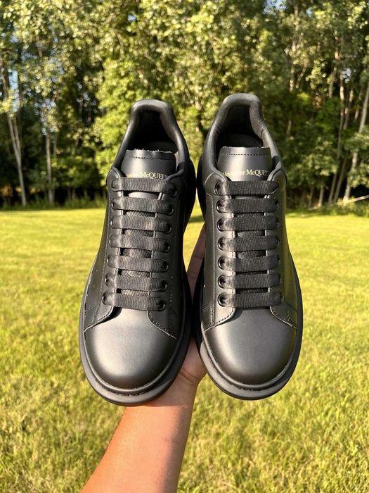 Alexander McQueen black 44