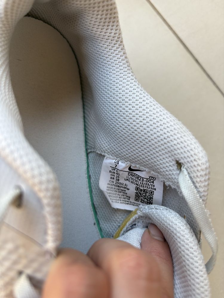 Маратонки   Nike