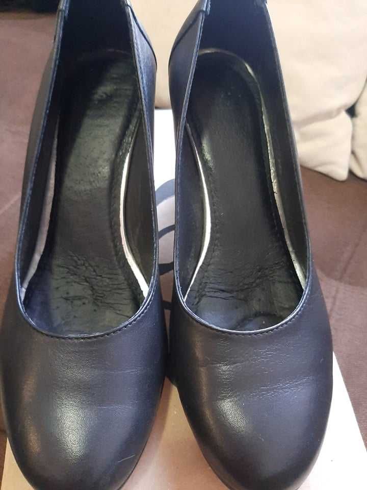 Продавам нови дамски обувки