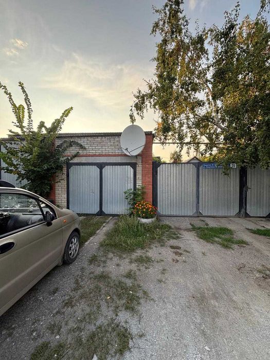 Продается Отдельный дом · 3 комнаты по ул. Летунова-Дощанова Центр.