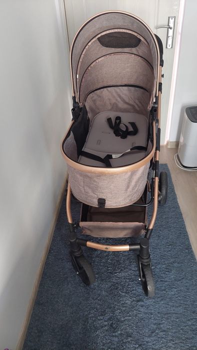 Vând cărucior 3 în 1