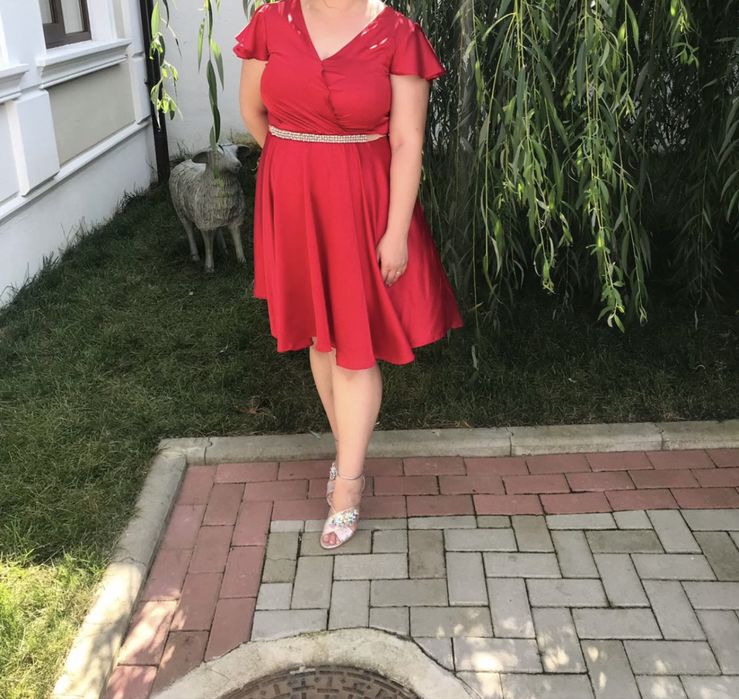 Rochie rosie din saten