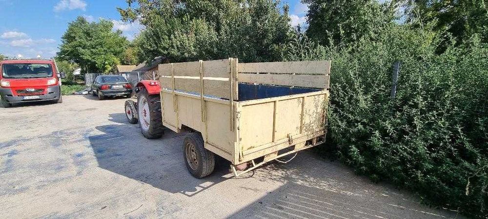 Tractor Mccormick 45 cp cu  remorca aro