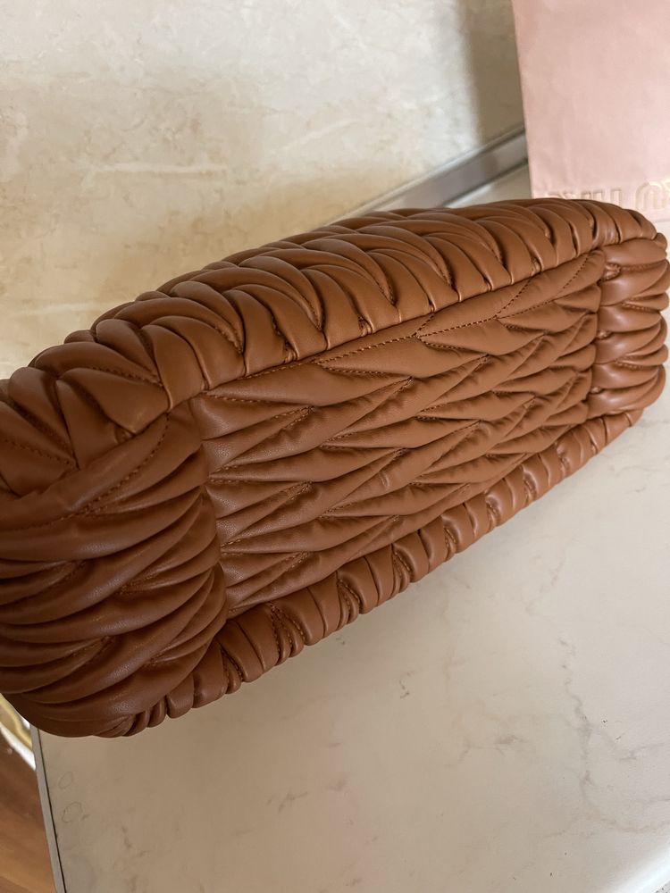 Чанта Miu Miu matelasse