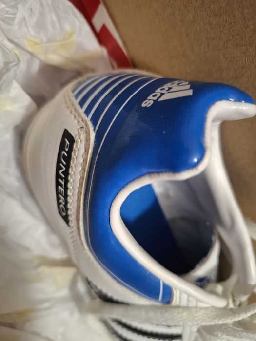 Бутони Adidas...