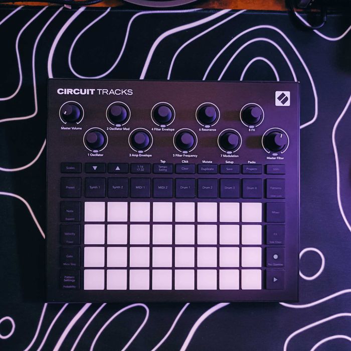 Novation Circuit Tracks. Грувбокс \ синтезатор \ драм машина