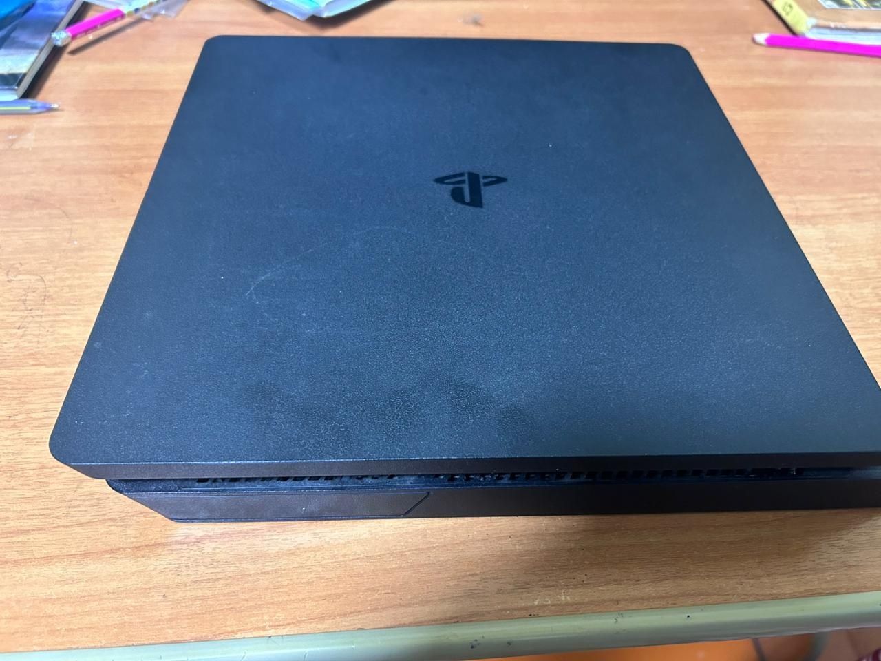 PlayStation 4 slim+2джостик+сумка