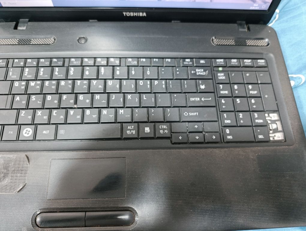 Toshiba не дорогой офисный ноутбук