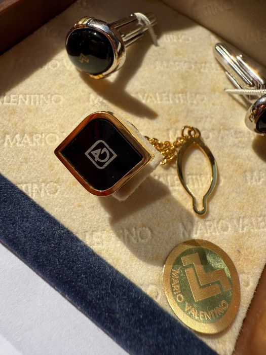 Set accesorii de lux - Butoni si ac pentru cravata