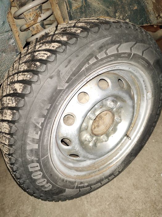 Продам зимнюю резину