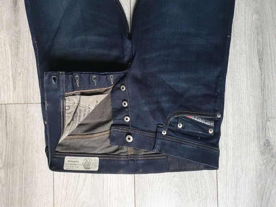 Blugi barbati DIESEL "Tepphar" Slim-Carrot - Marimea W28 L30