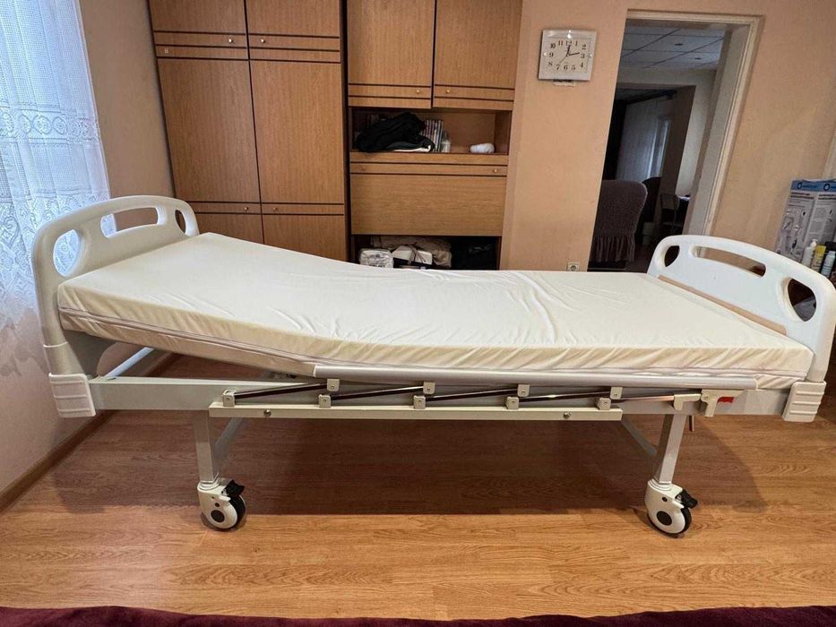 механично болнично легло