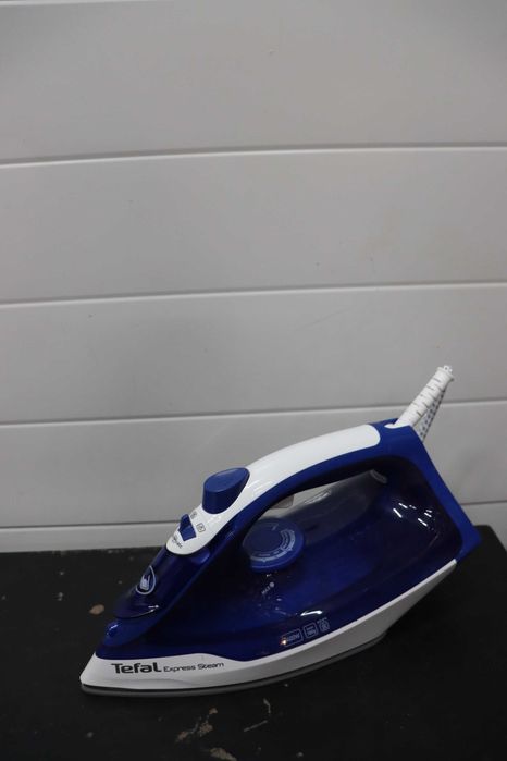 Парна ютия Tefal Express FV2838, 2400 W за бързо нагряванe