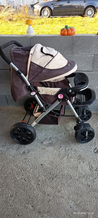 Cărucior de vânzare