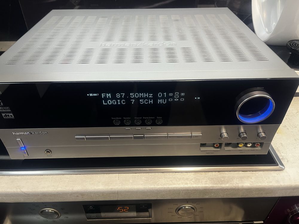 Harman/Kardon усилвател