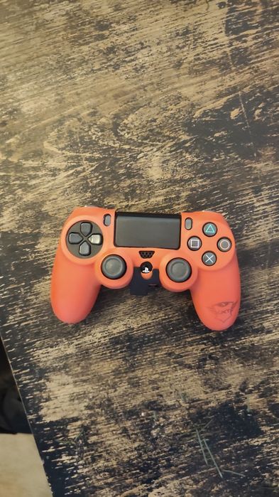 PS4 slim със добри игри