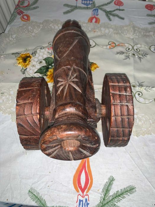 Decor Tun din lemn sculptat