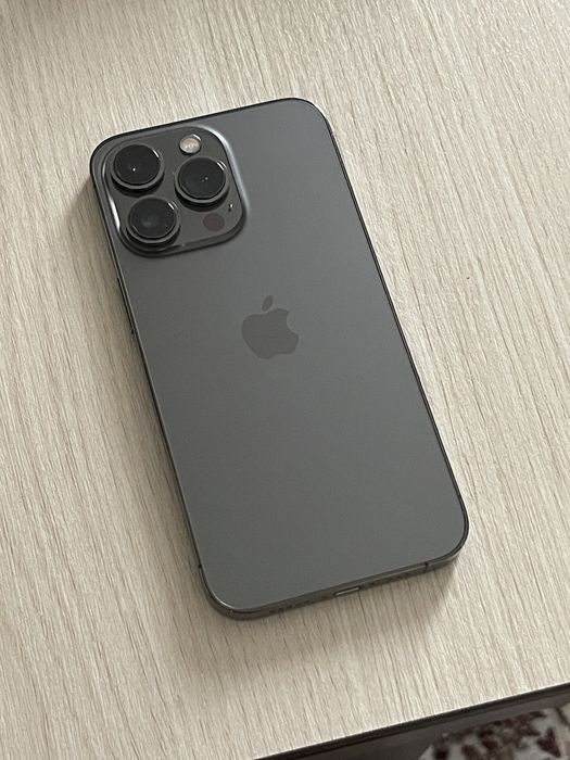 Айфон 13 про 256 гб на 18.0.1 IOS