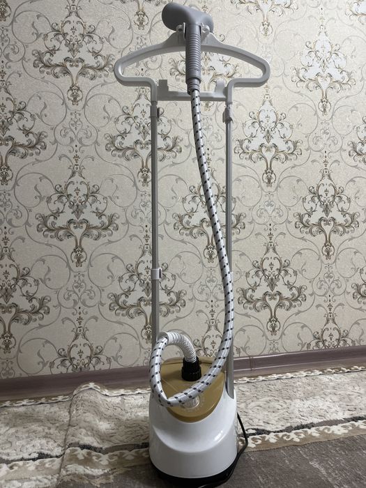 Паровой утюг почти новый — всего одно использование