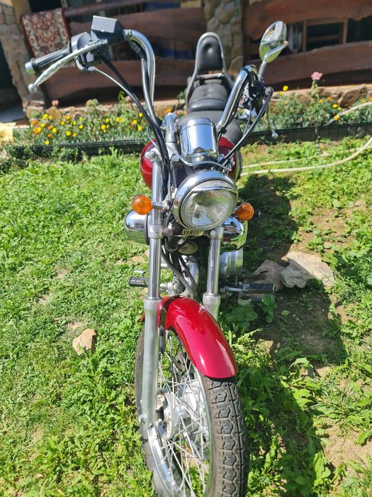 Motocicleta yamaha virag 250