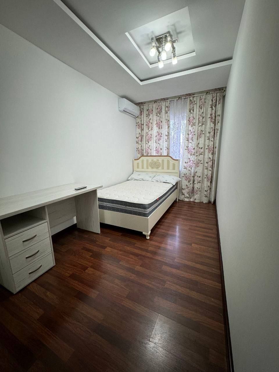 Kvartira продается 3/3/5 на Садык Азимова