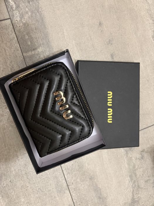 Miu Miu стил (черна кутия) – комплект