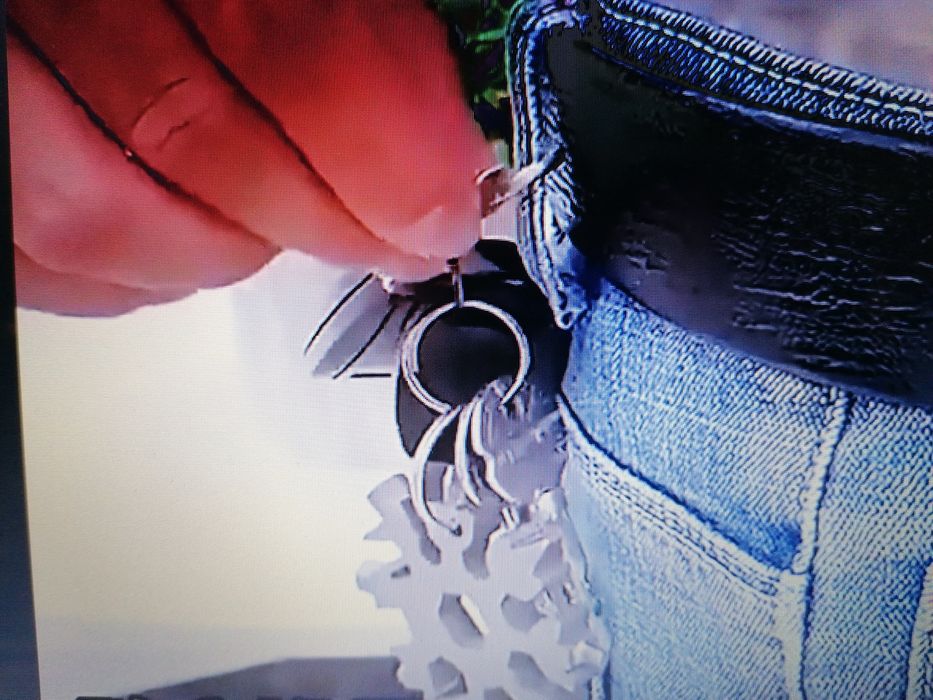 Мултиинструментът 18 в 1 от неръждаема стомана