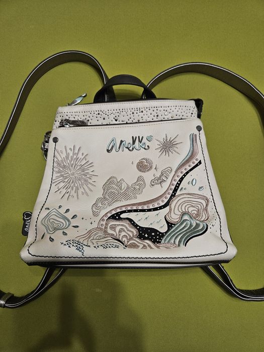 Дамска раница марка анеке