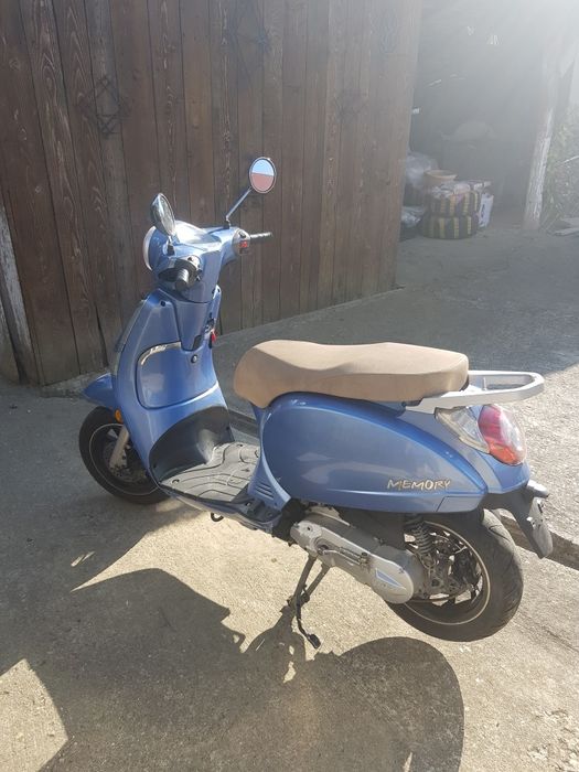 Vând scuter 50cc