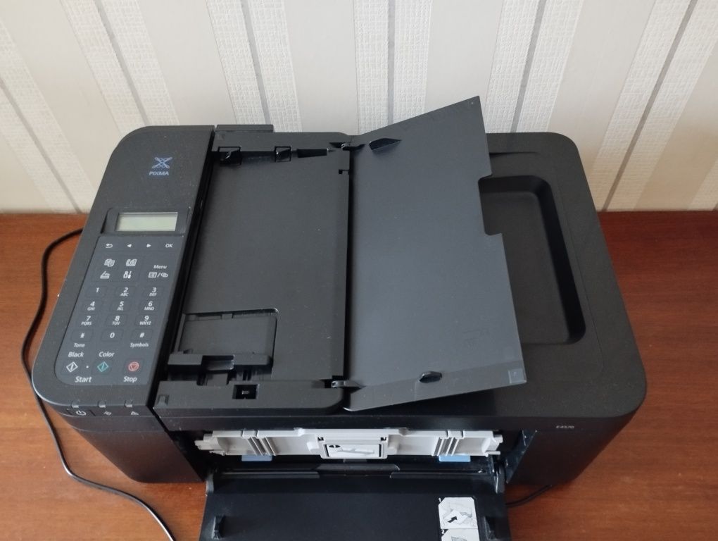 Принтер стурный цветной Canon Pixma E4570