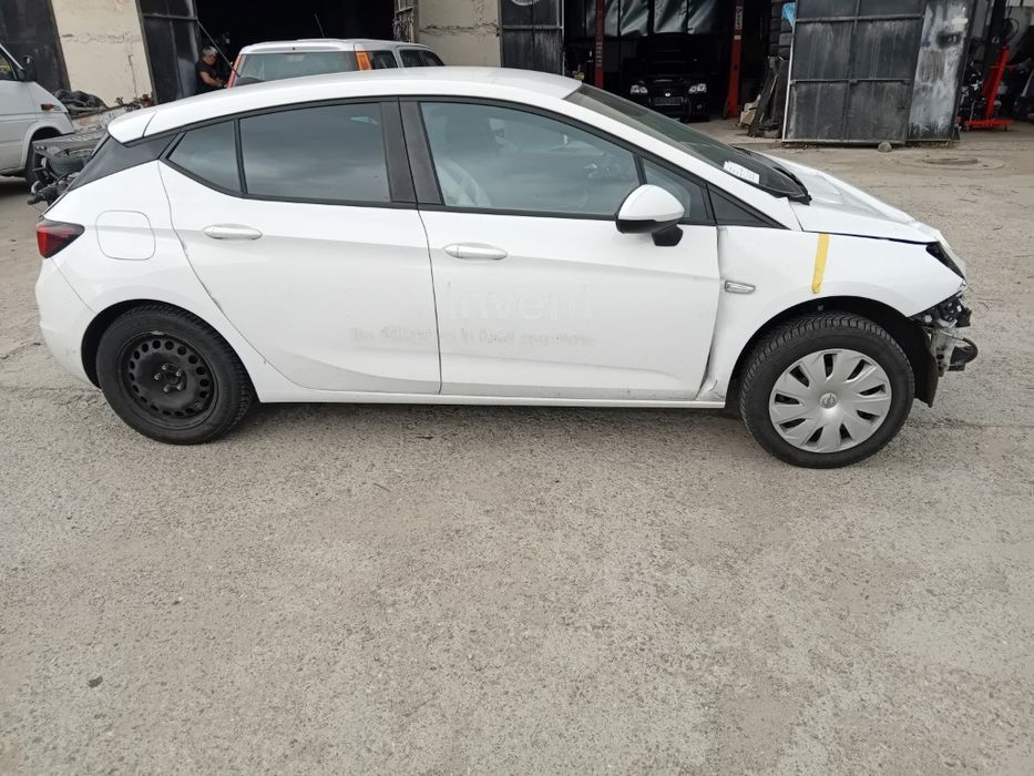 Opel astra k 2020g 1.5d 105k.s Опел астра К 20г 1.5дизел нави на части