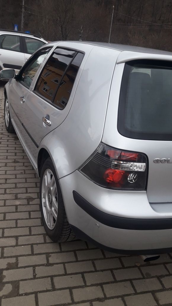 Vând sau schimb cu chooper. Golf 4 1.9 tdi 141 ca.220000 km.