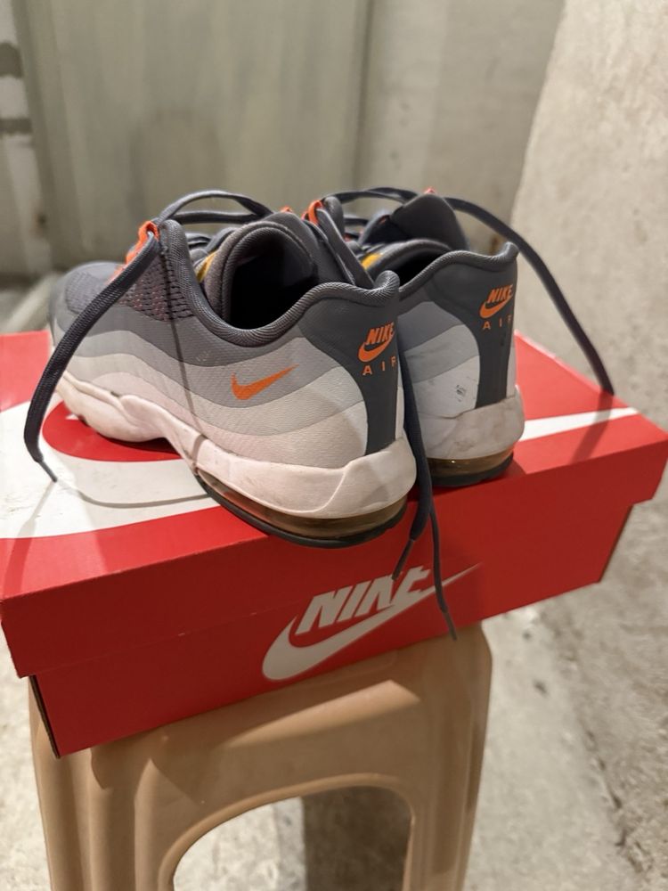 Nike обувки