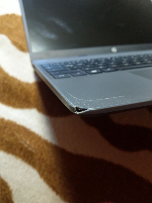 Laptop HP 15,Ryzen 3-3250u,8gb ram, ssd 256gb