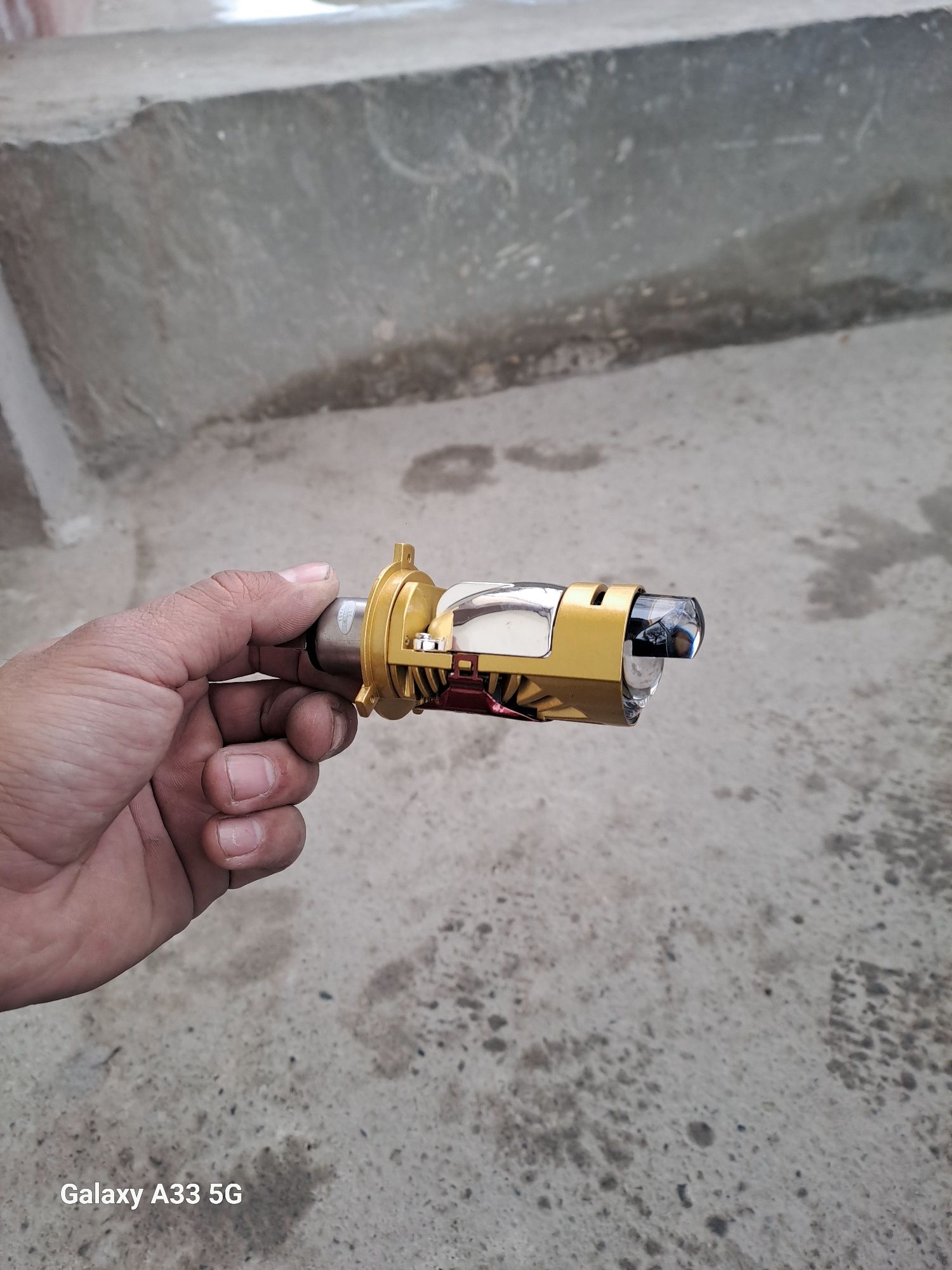 Led chiroq sotiladi