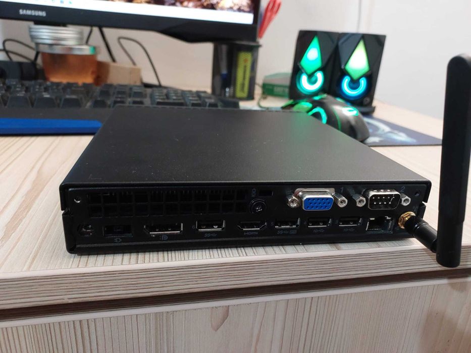 Lenovo ThinkCentre M70Q Gen 2 Tiny i5-10500T 16GB 512GB ssd M2