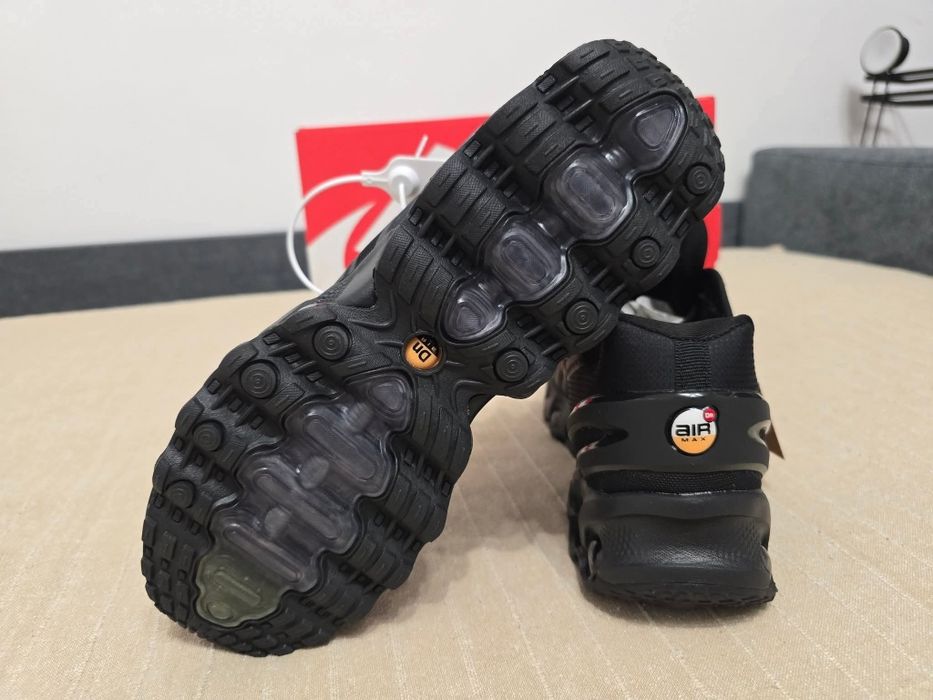 Nike DN 9 nr 41 și 44 preț 350 lei