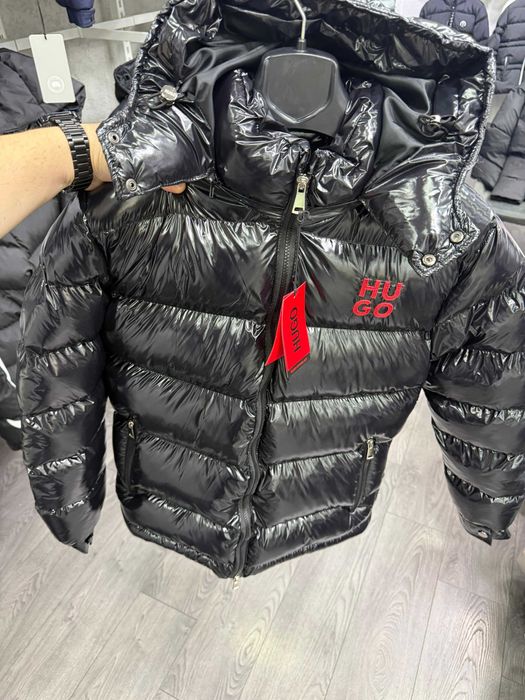 Geaca lucioasa cu gluga HUGO