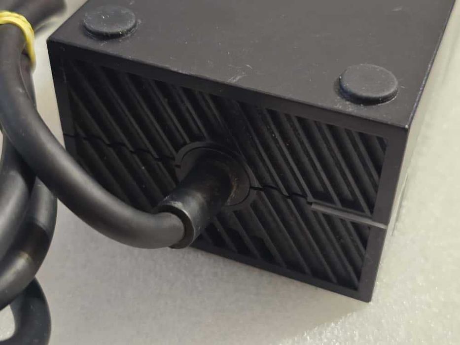 Alimentator Xbox One A12-220P1A, 12V - 17.9A, 220W - poze reale