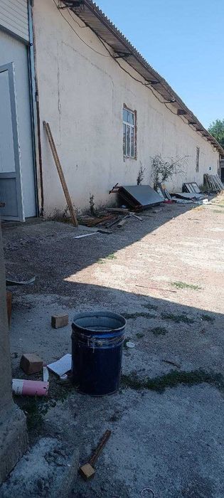 Продается земля в Чирчике с цехом 600 кв/м  (общая площадь 52 соток)