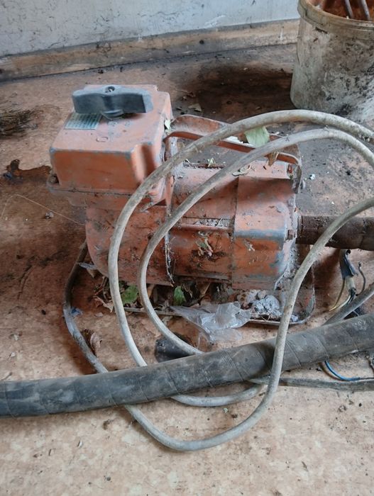 Продам строительный вибратор